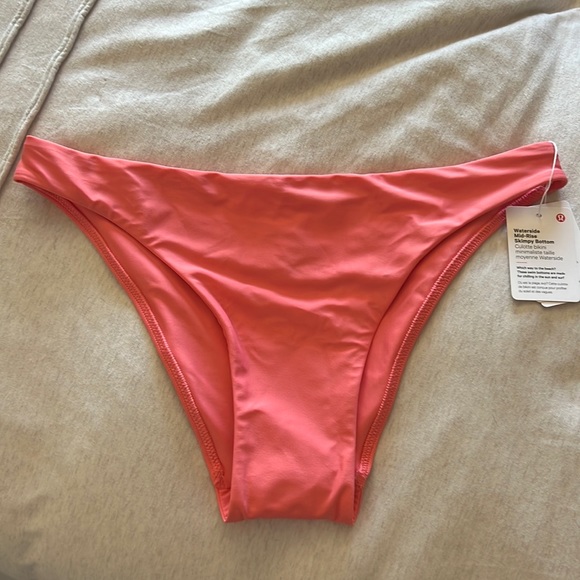 NWT lululemon waterside mid rise skimpy fit bikini bottoms in raspberry cream - Picture 3 of 6